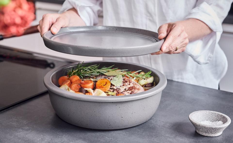 Celtic Cauldron with griddle / lid